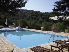Ostrov Zakynthos a hotel Revera Traditional Villas s bazénem